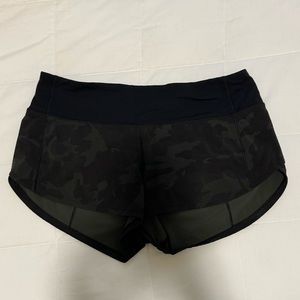 Lululemon Speed Up Low-Rise Lined Short 2.5" | Green Camo